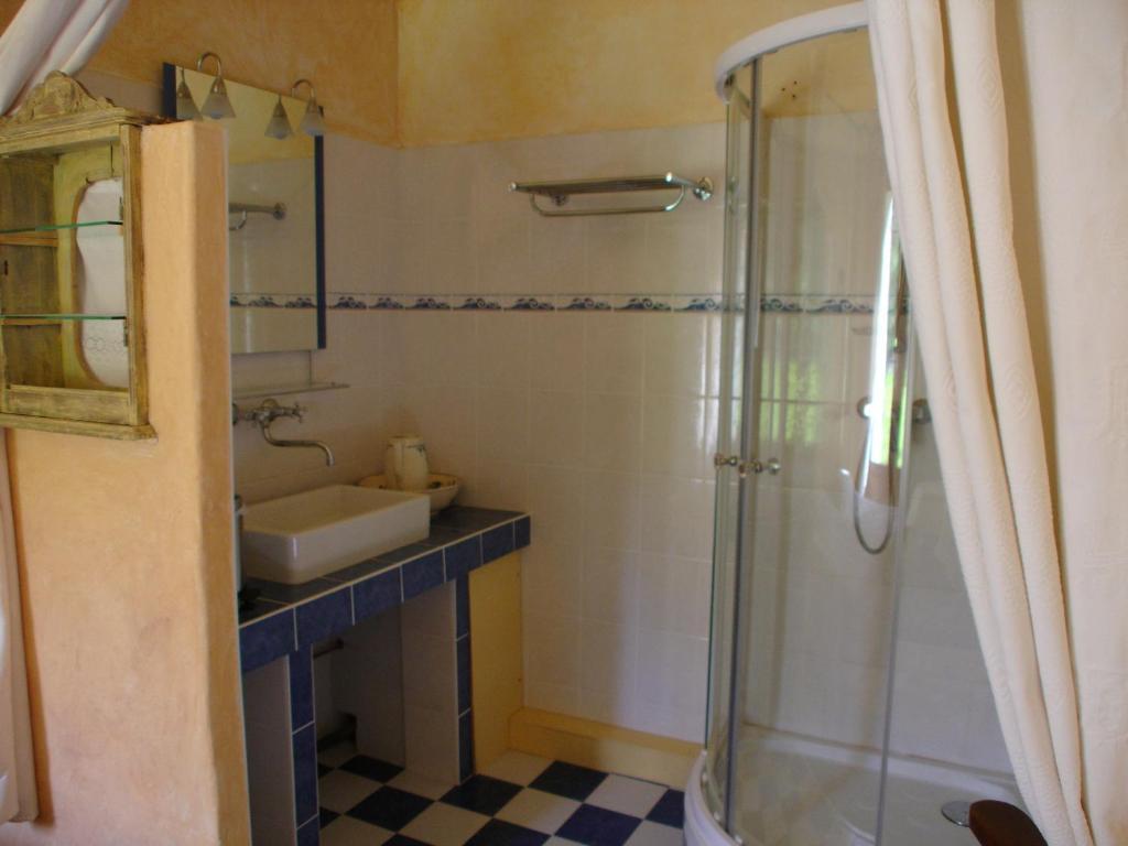 Domaine De La Grange Neuve Hotel La Roque-sur-Pernes Стая снимка